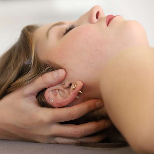 Osteopathische Behandlung des Kieferbereiches